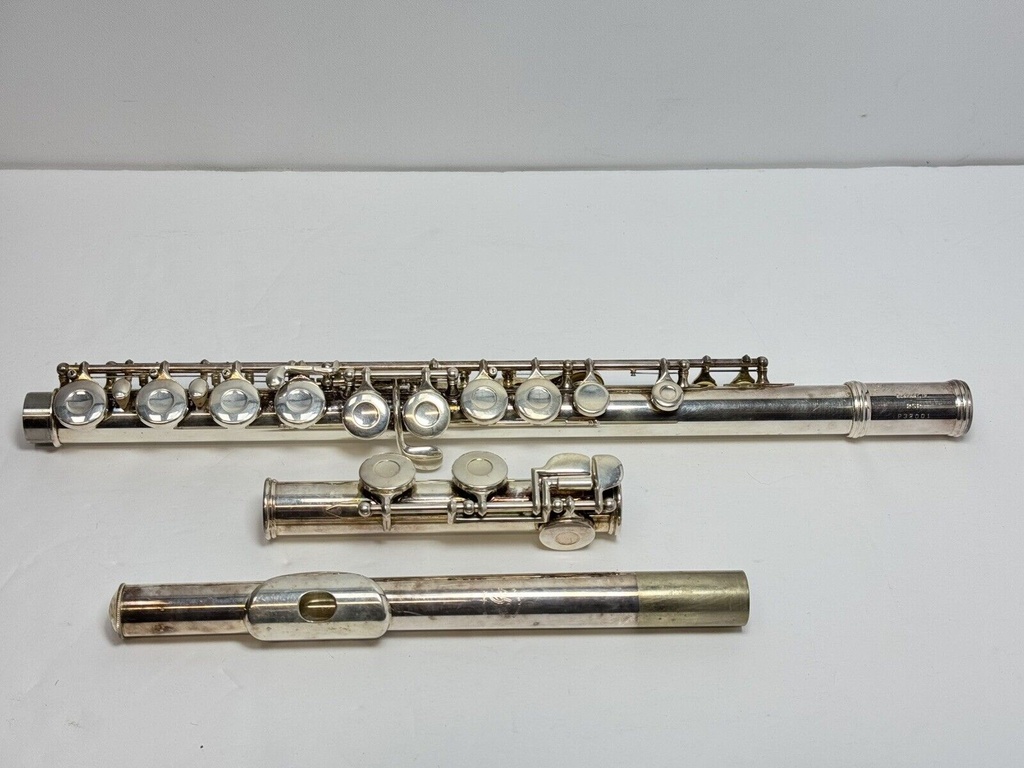 Gemeinhardt 2SP Silver Plated Flute #P32001 w/ Case #6