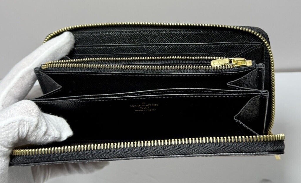 Louis Vuitton Limited Edition Epi Leather Race Print Zippy Wallet #6
