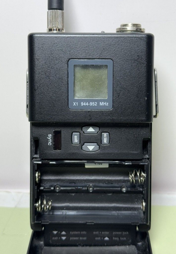 Shure UR1 X1 944-952 MHz Micro Bodypack Transmitter w/ Case *Tested* #4