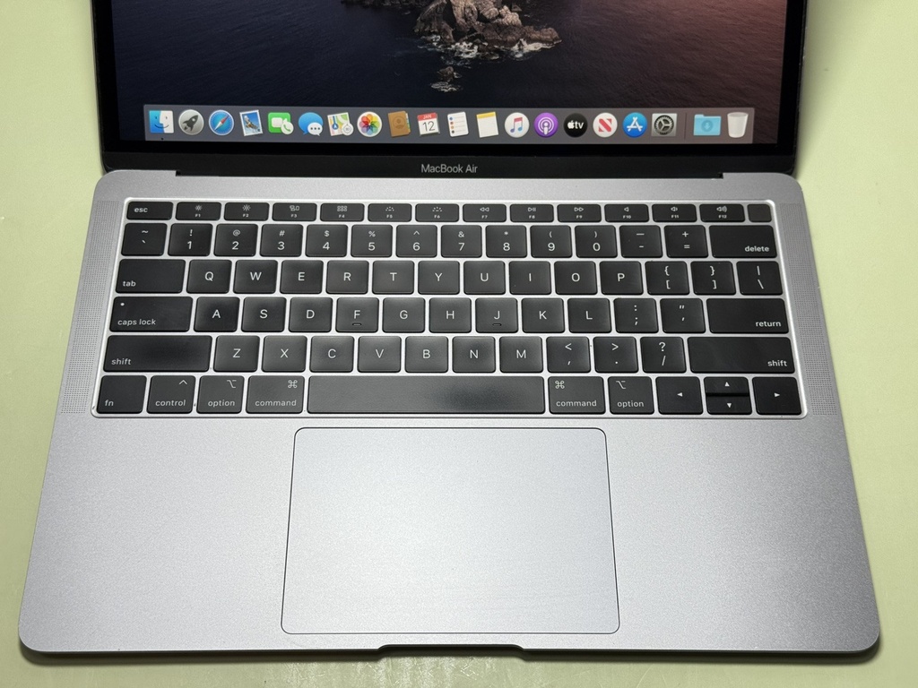 Apple MacBook Air 2018 13" i5 8GB RAM 128GB SSD Space Gray #1