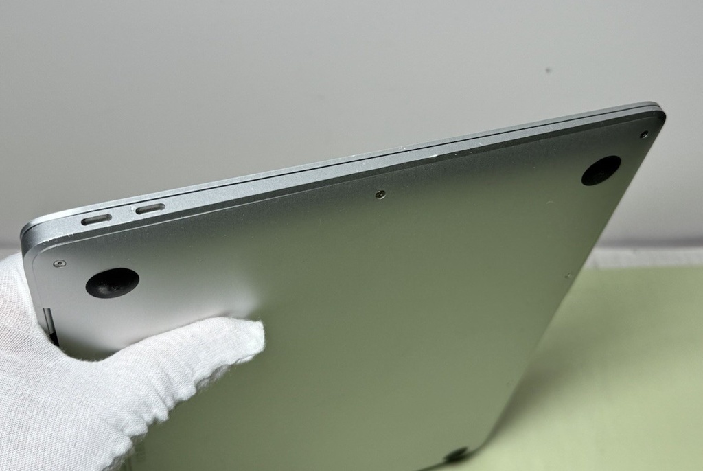 2020 Apple MacBook Air 13.3" M1 8C CPU 8GB RAM 512GB SSD A2337 -Silver #6
