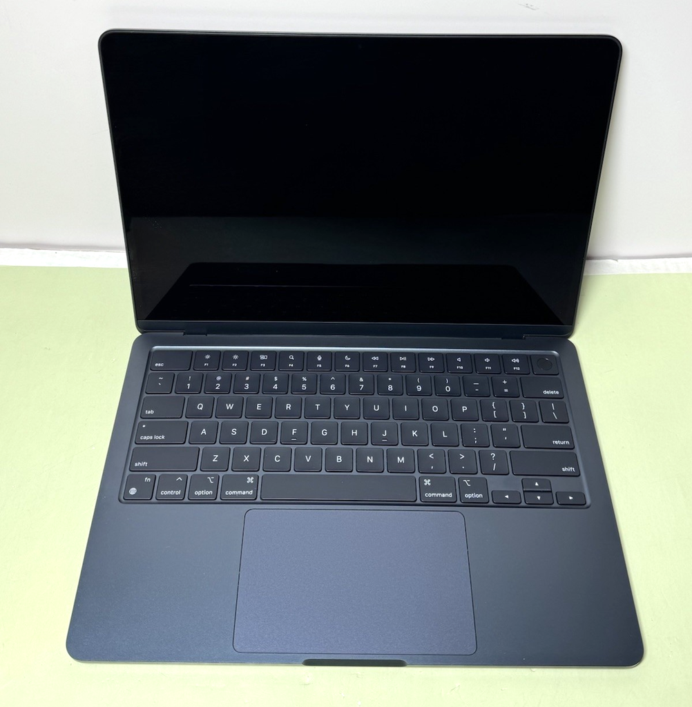 Apple MacBook Air 2022 13" 256GB SSD 8C GPU M2 8GB RAM A2681 Midnight- 100% Batt #1