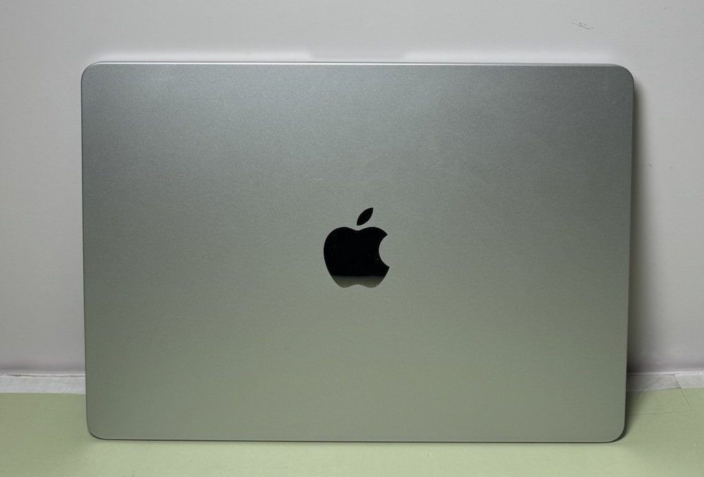 Apple MacBook Air 2024 13.6" M3, 256GB, 16GB, A3113, Silver Cycle Count: 10 #1