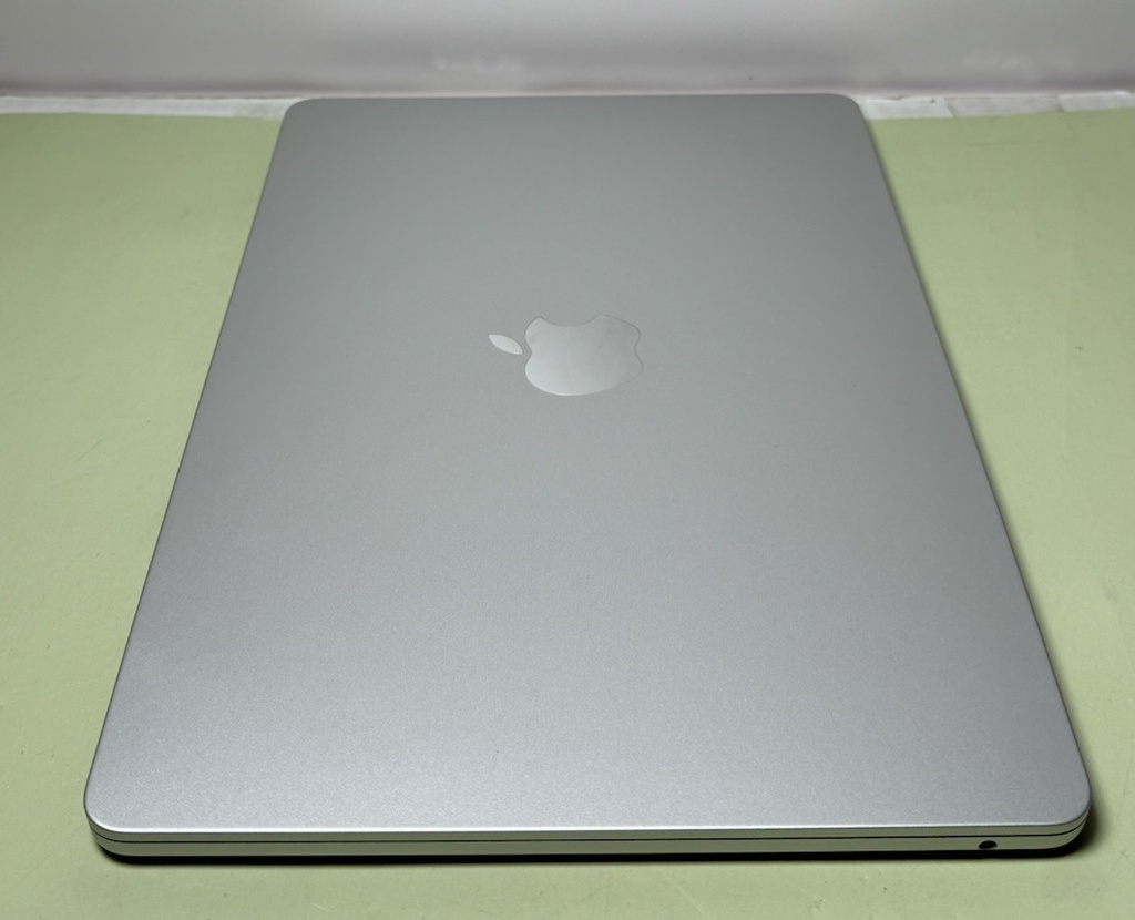 Apple MacBook Air 2024 13.6" M3, 256GB, 16GB, A3113, Silver Cycle Count: 10 #2