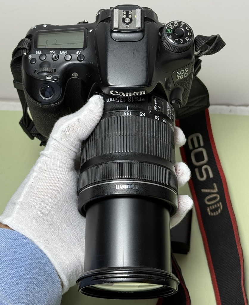 Canon EOS 70D DSLR Camera and EF-S 18-135mm IS STM Lens #14