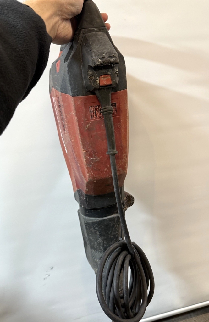 Hilti TE 1000-AVR Concrete Breaker #4