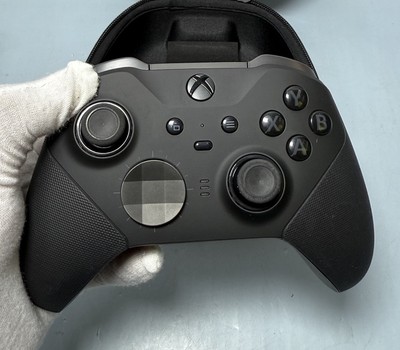 Microsoft Xbox One Elite Series 2 Controller  1797 W/ Case #2