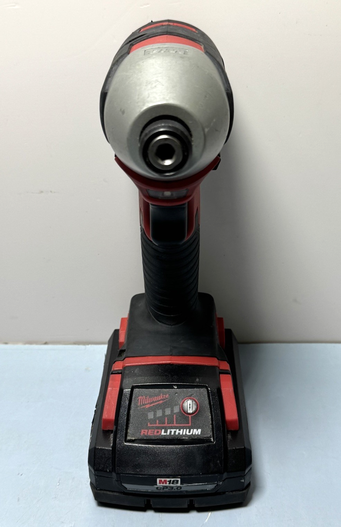 Milwaukee M18 2656-20 18V 1/4in Hex Impact Driver with 3.0 Ah battery #2