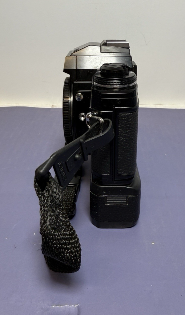 Minolta X-700 Film Camera w/ Power Winder, Sigma 35-135mm Lens, Flash Bundle #2