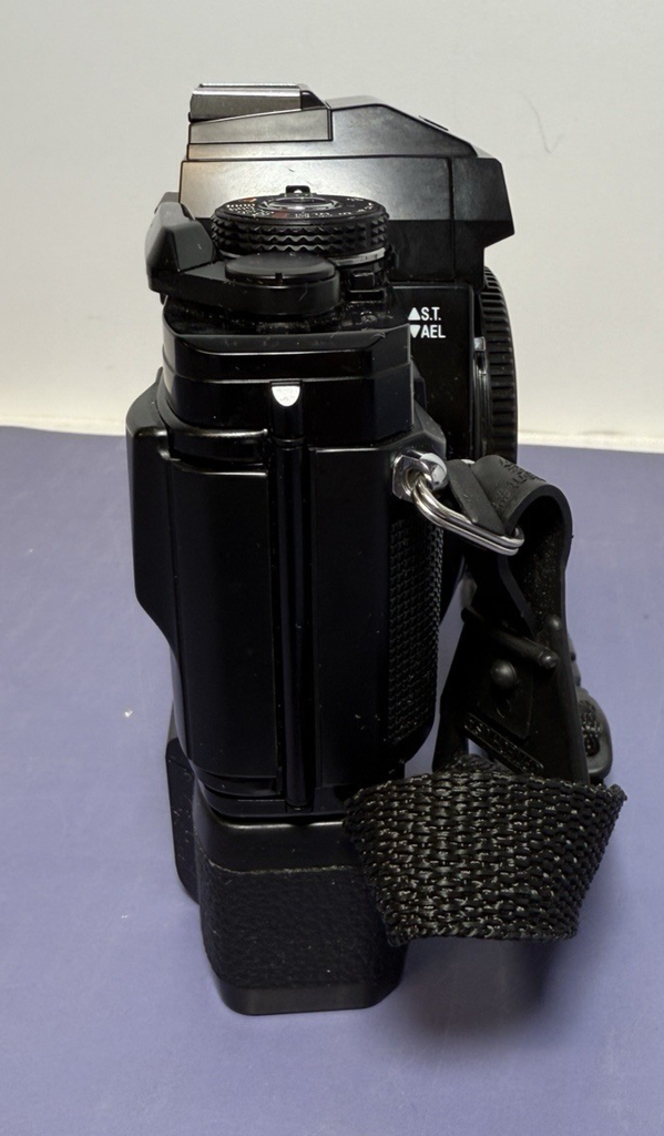 Minolta X-700 Film Camera w/ Power Winder, Sigma 35-135mm Lens, Flash Bundle #4