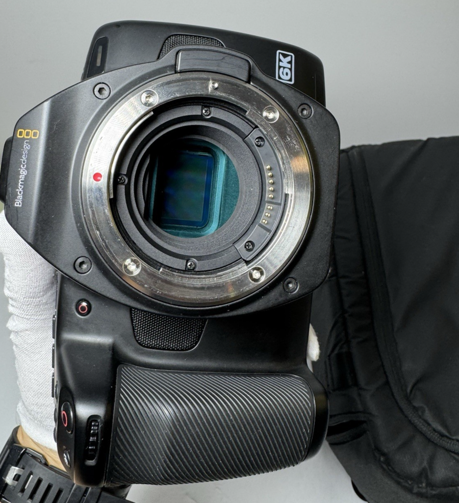 Blackmagic Pocket Cinema Camera 6K Pro EF Mount + Cage Bag/ Battery #3