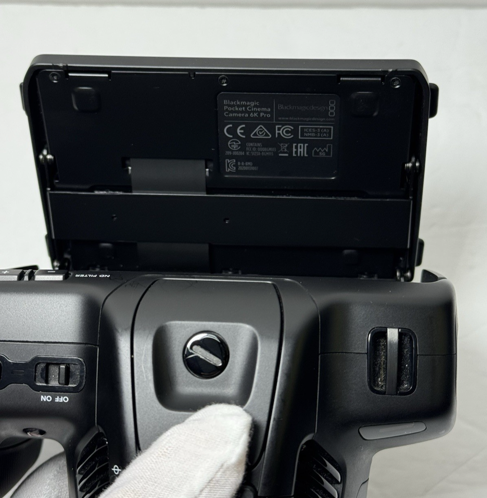Blackmagic Pocket Cinema Camera 6K Pro EF Mount + Cage Bag/ Battery #8