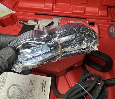 Milwaukee 4272-21  1-5/8" Auto-Stop Electromagnetic Drill Kit with Carrying Case #1