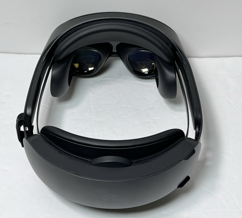 Meta Quest Pro 256GB Standalone All-in-One VR Headset DK94EC #3