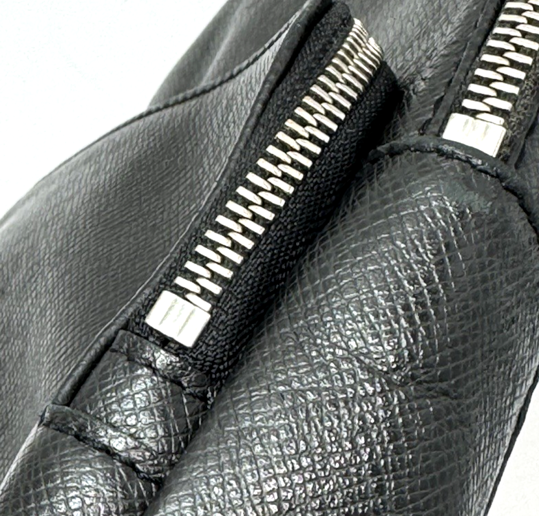 Louis Vuitton Avenue Sling Bag Taiga Black Leather Crossbody Auth LV #4