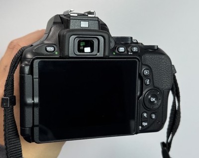 Nikon D5600 Digital Camera - W/  AF-S DX NIKKOR 18-140mm Lens 1772 Shutter Count #4