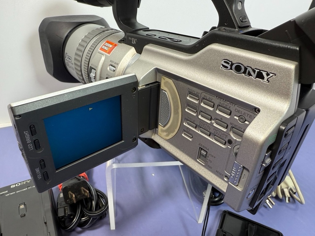 Sony DCR-VX2000 3CCD MiniDV Camcorder w/ Charger, Battery, Tape, Cables & Bag #10