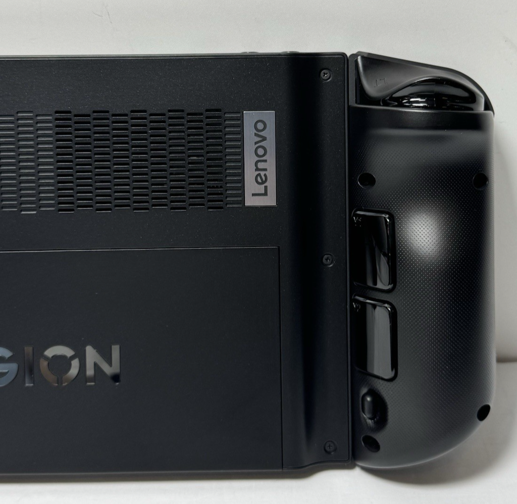 Lenovo Legion Go 8.8" 16GB, 1TB  AMD Ryzen Z1 Extreme, RDNA Graphics 2980 MB #4