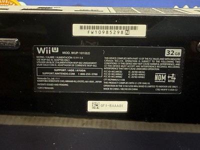 Nintendo Wii U Console Bundle + GamePad + New Super Mario Bros. U (Complete Core #21