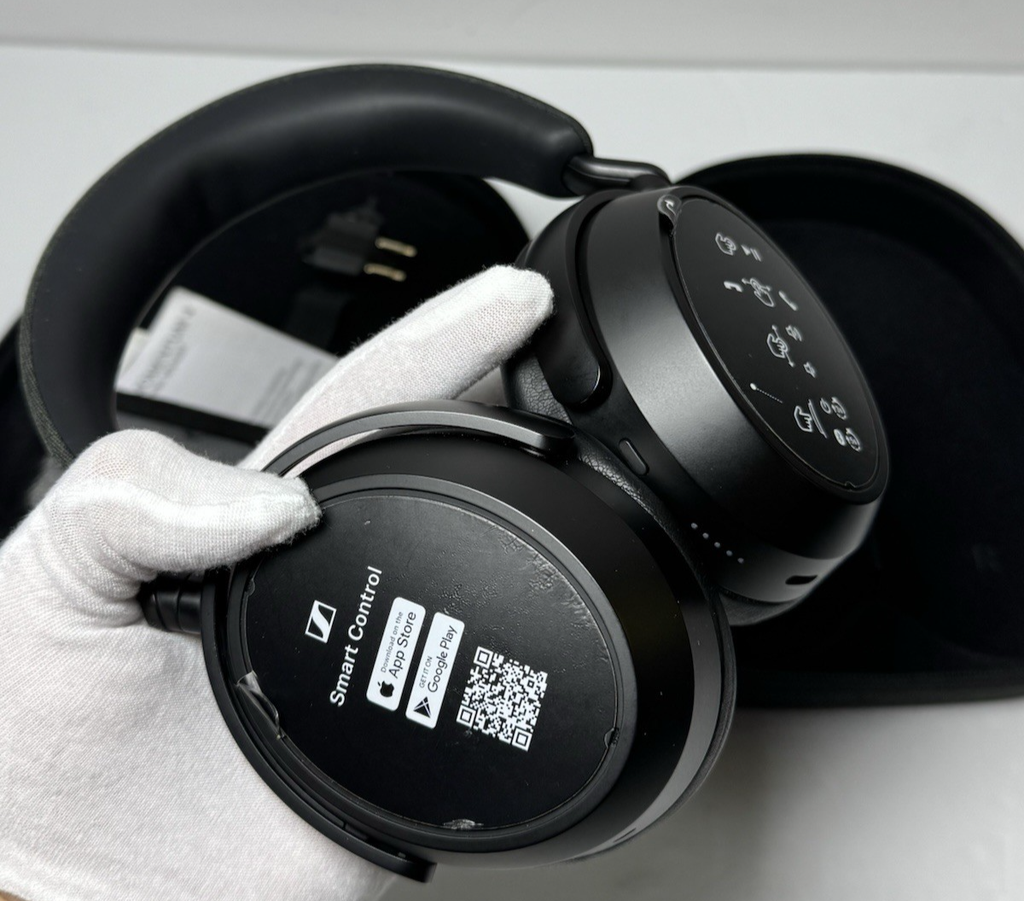 Sennheiser Momentum 4 Over The Ear Wireless Headphones - Black #9