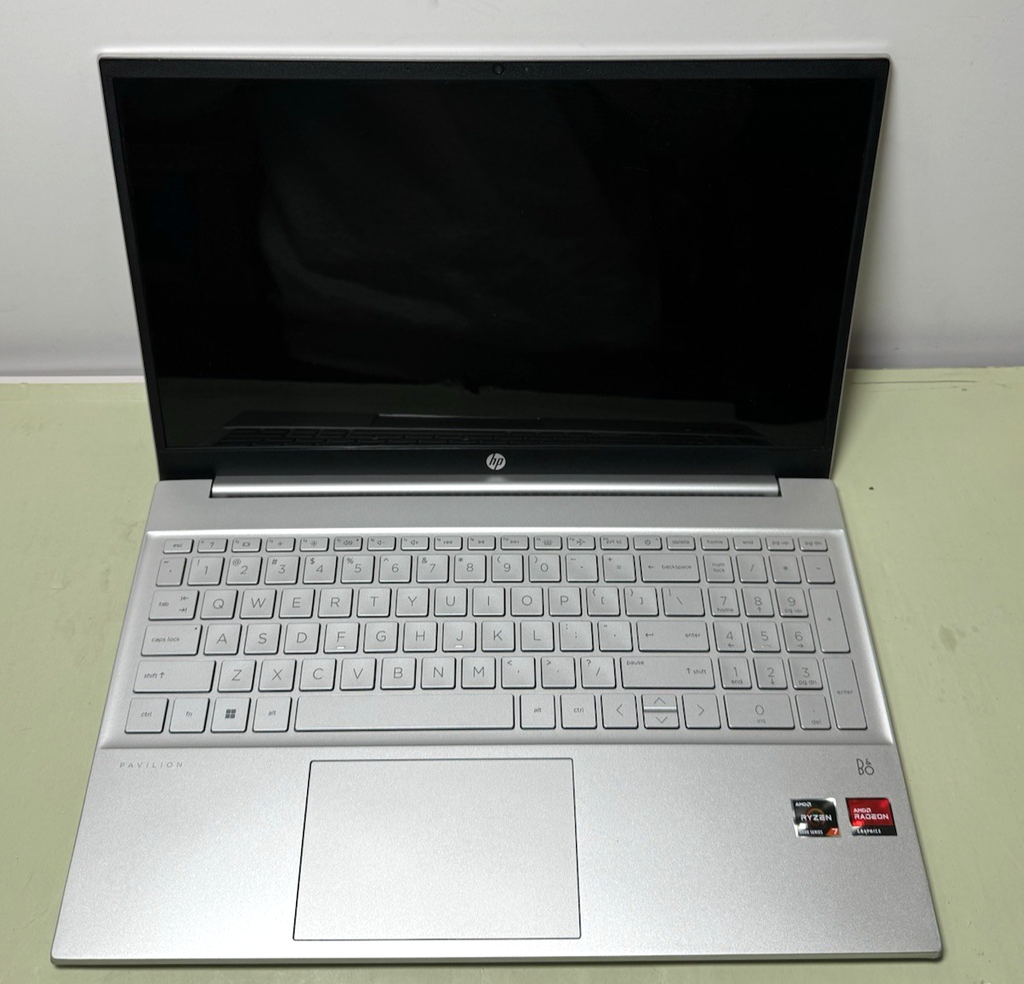 HP Pavilion Laptop 15-eh2085cl 15" FHD Touch RYZEN 7 5825U 32GB, 1TB #1