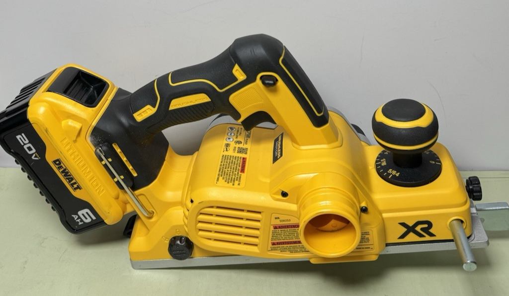 DEWALT DCP580 20V MAX XR Cordless Brushless 3-1/4 in. Planer w /6.0 Ah battery #2