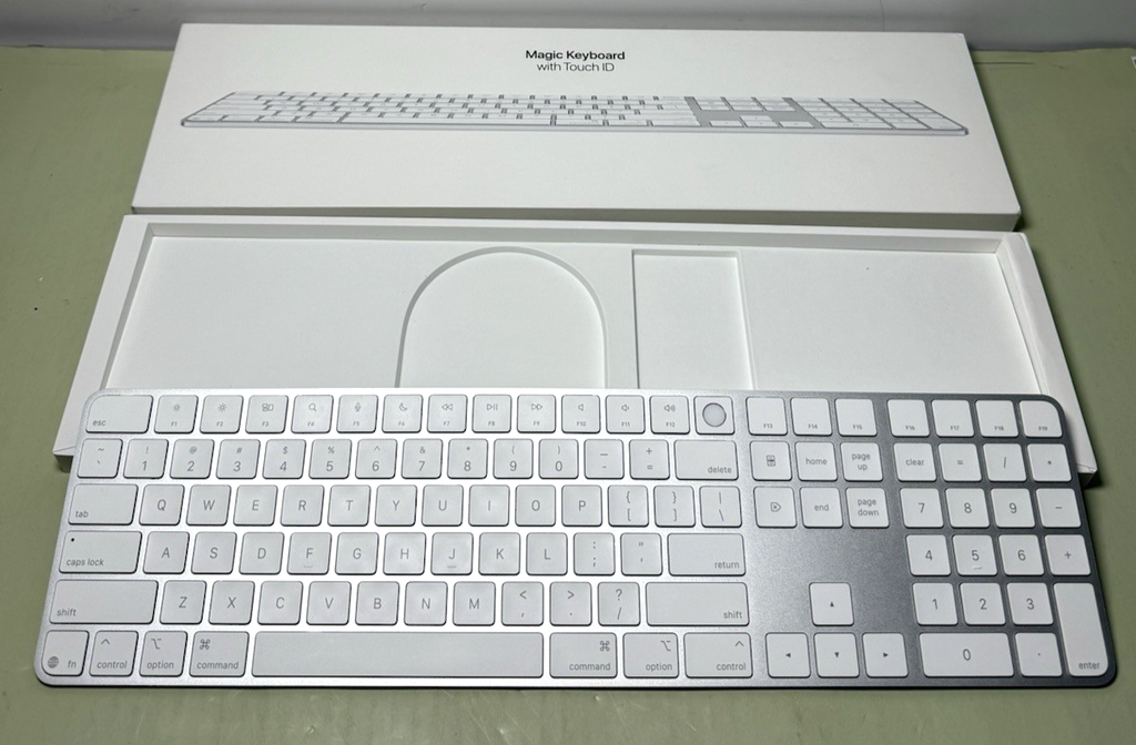 Apple Magic Keyboard with Touch ID and Numeric Keypad - White MXK73LL/A #3