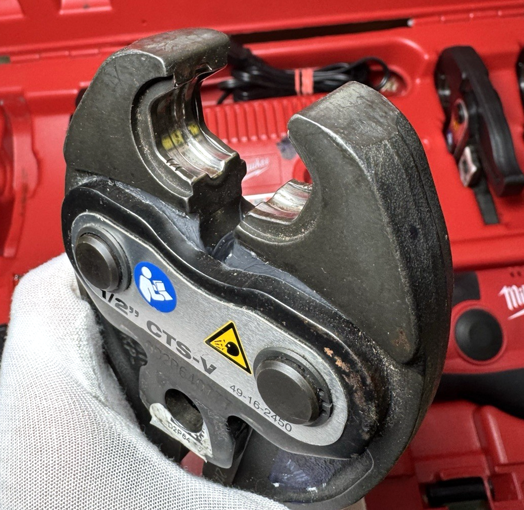 Milwaukee M12 Force Logic Press Tool 2473-20 w/ CTS-V Jaws, 3 Batts, Charger #13