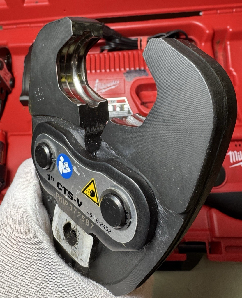 Milwaukee M12 Force Logic Press Tool 2473-20 w/ CTS-V Jaws, 3 Batts, Charger #19