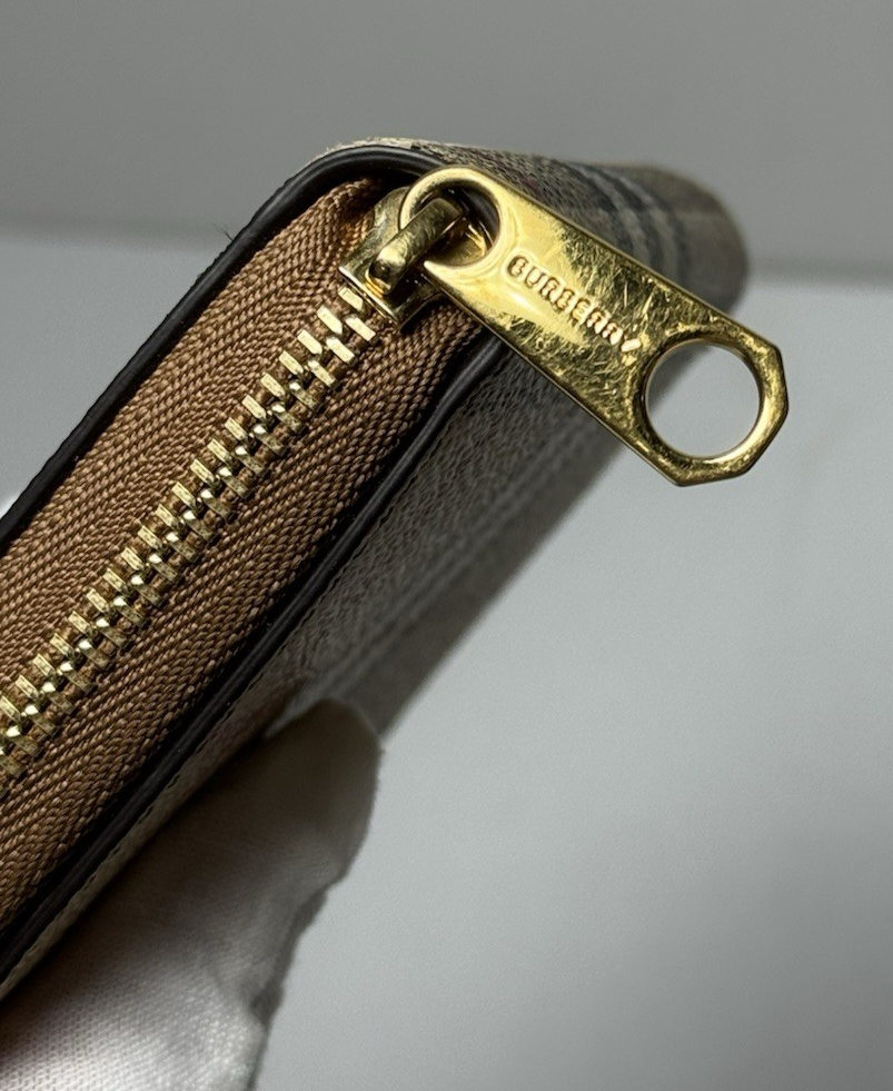 Burberry Small Check Zip Wallet #5