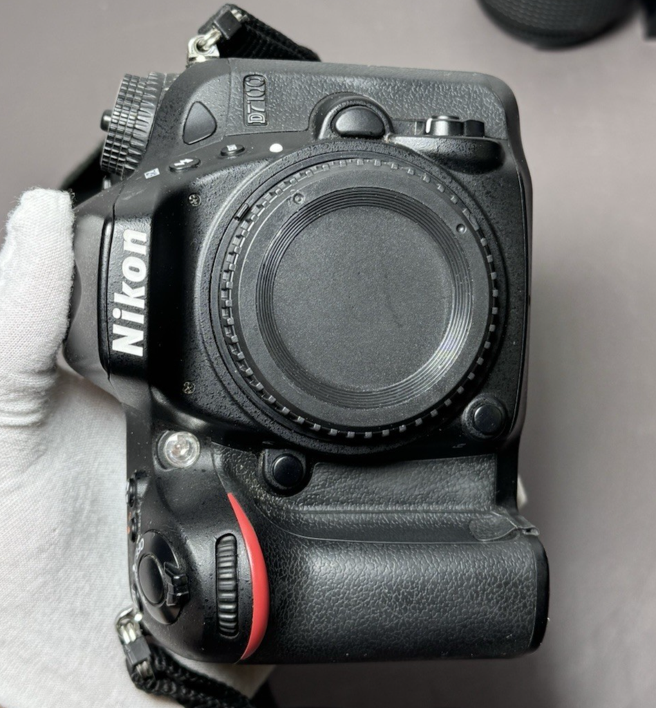 Nikon D7100 Digital Camera 24MP +AF Nikkor 28-105mm w/access *9106*shutter #2