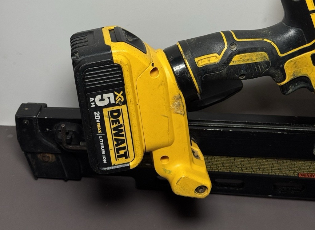 DeWalt DCN21PL 20V MAX Brushless 21-Degree Framing Nailer w/Batt 5.0 Ah+charger #4