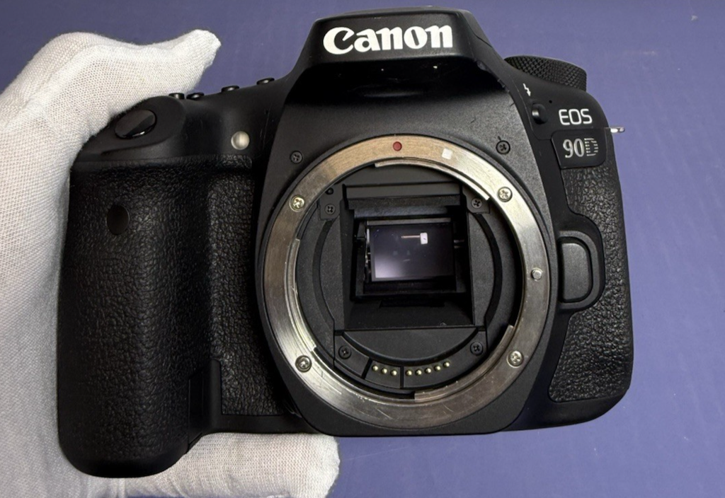 Canon EOS 90D 32.5MP DSLR Camera Body Only w/ Battery & Charger #8