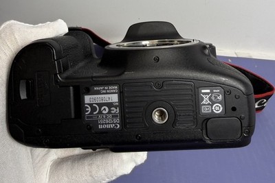 Canon EOS 7D 18MP DSLR Kit 18-55mm IS II Lens BG-E7 Grip Charger #6