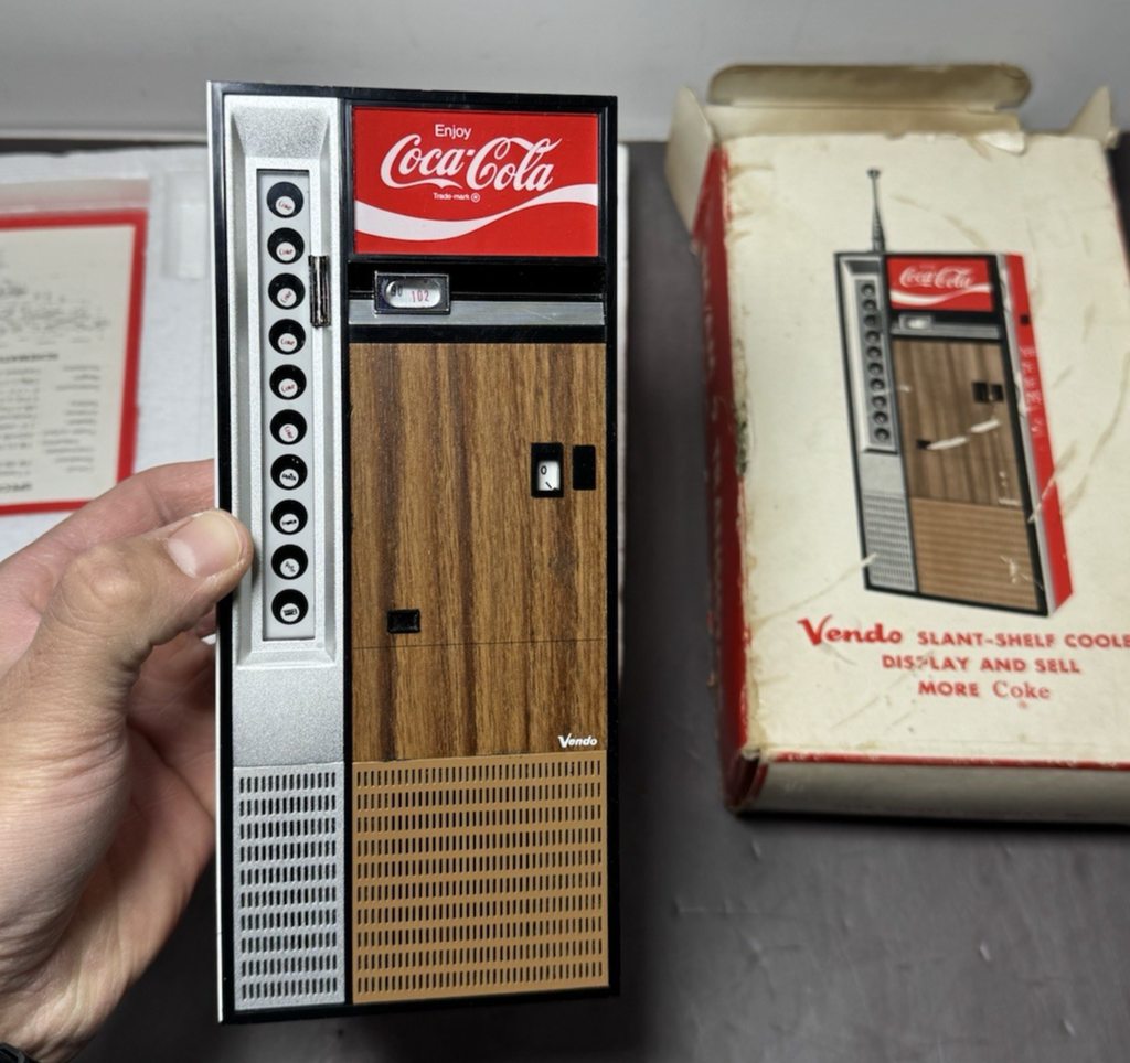 Vintage Coca-Cola Vendo Vending Machine AM/FM Transistor Radio Japan/ Tested #3