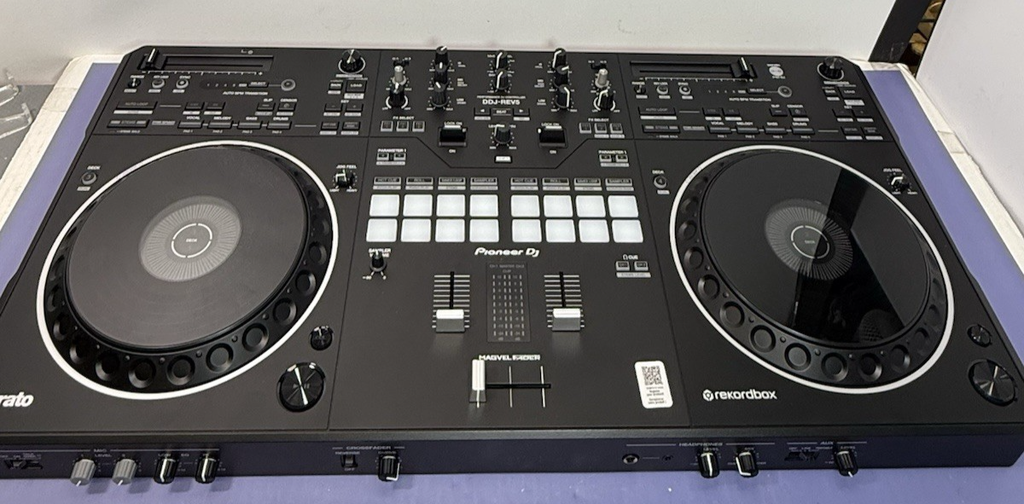 Pioneer DDJ-REV5 Scratch-Style 2-Channel Professional DJ Controller #5