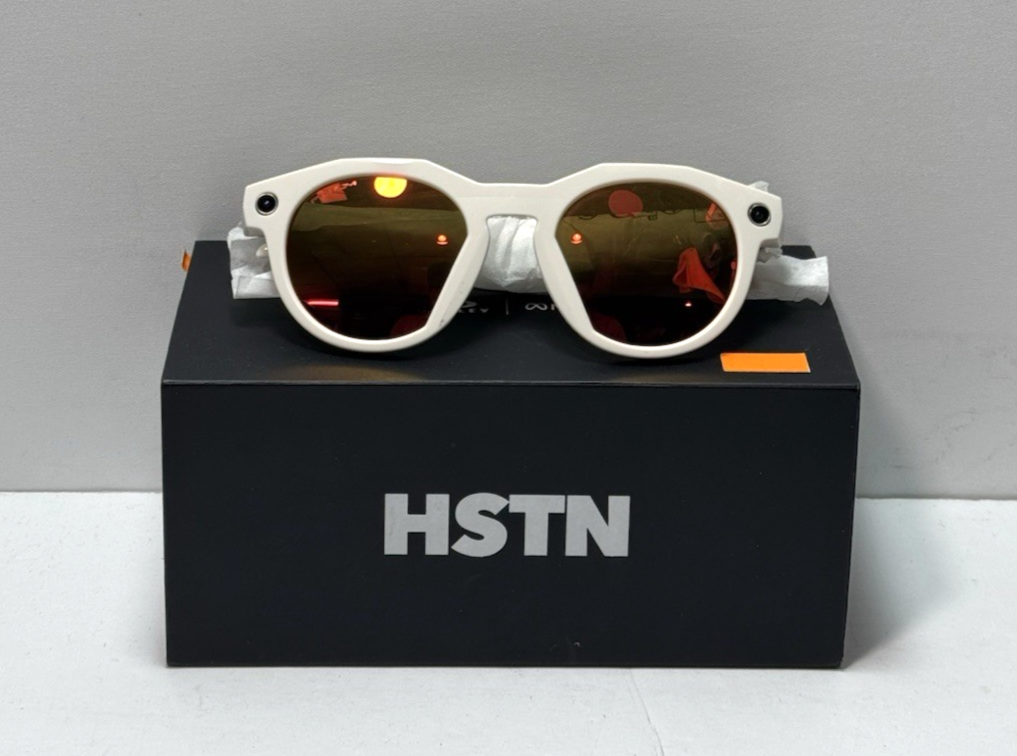 Oakley Meta HSTN AI Smart Glasses White (Warm Grey) Frames #1