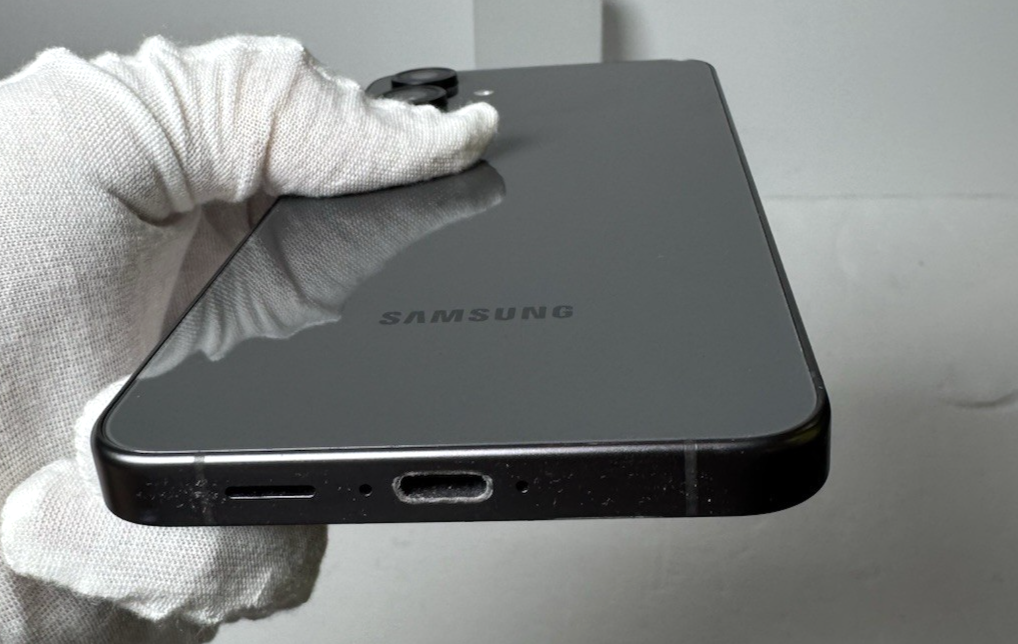 Samsung Galaxy S24 FE 128GB Black SM-S721U - **WiFi Only For Parts** #4