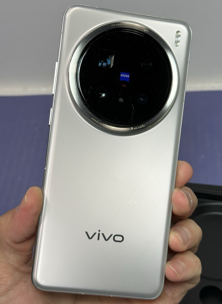 Vivo X200 Pro 5G V2413 Dual Sim 512GB, 16GB RAM,  Titanium #1