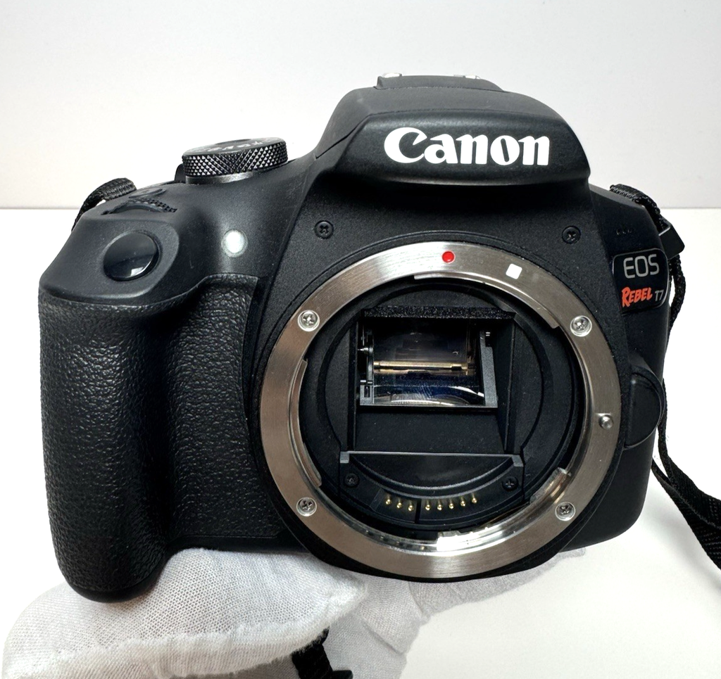 Canon EOS Rebel T7 DSLR Camera Kit w/ 18-55mm, battery, charger and carry case #4