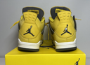 Air Jordan 4 Retro Mid Lightning CT8527-700 Men's US SIZE 11 cost