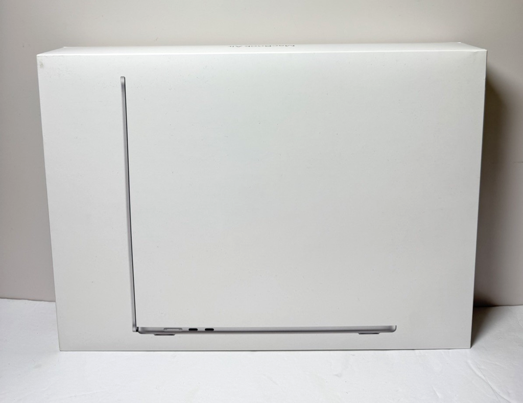 Apple MacBook Air 2025 15" M4 Chip 16GB RAM 256GB SSD Silver MW1G3LL/A -New