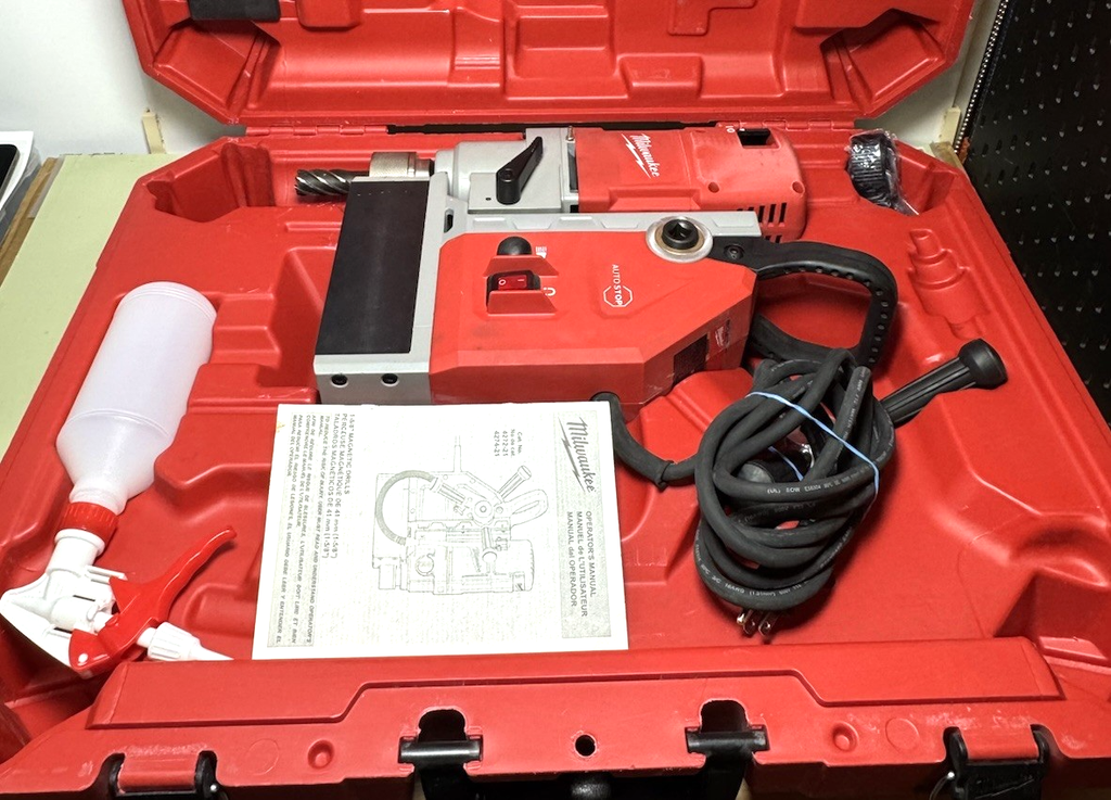 Milwaukee 4272-21  1-5/8" Auto-Stop Electromagnetic Drill Kit with Carrying Case