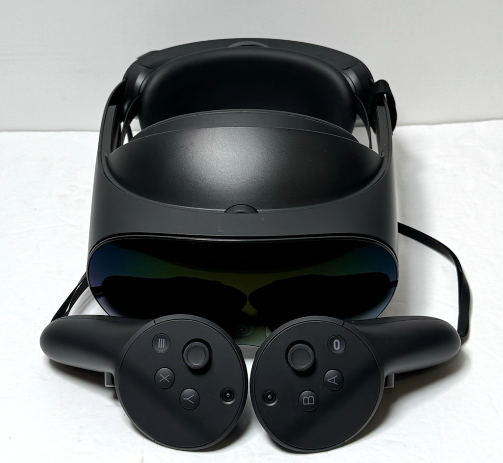 Meta Quest Pro 256GB Standalone All-in-One VR Headset DK94EC