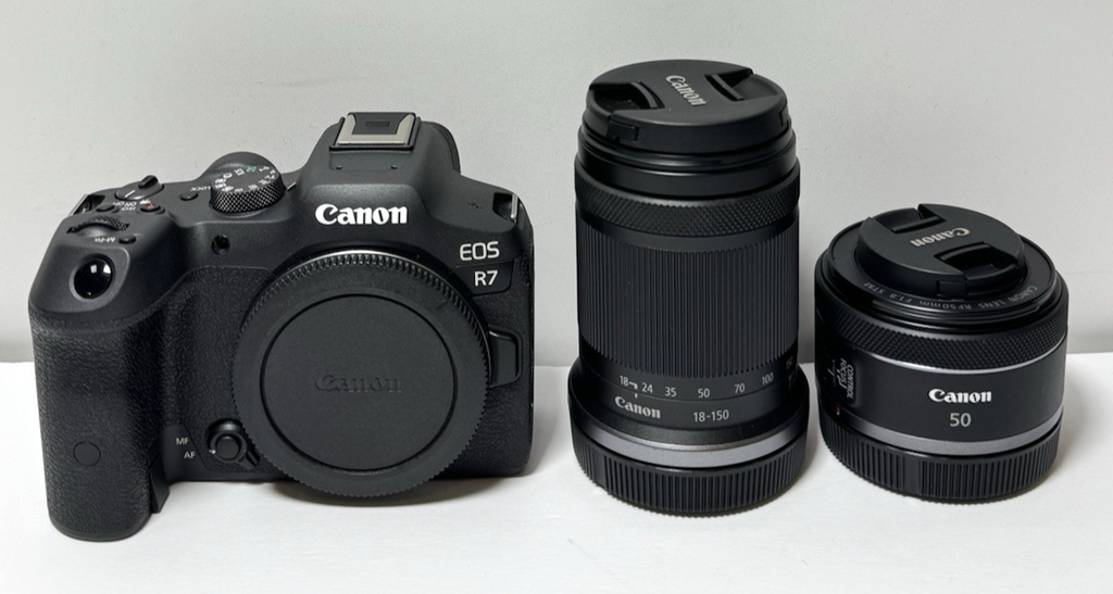 Canon EOS R7 Mirrorless Camera + RF 18-150mm & 50mm Lenses + Bag & Extras
