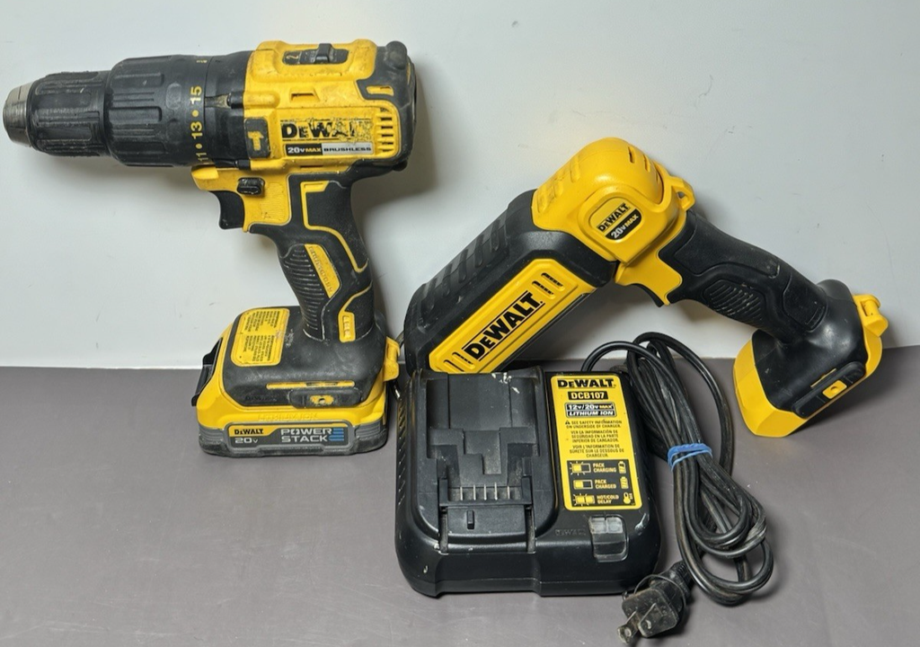Dewalt 20V MAX LED Hand Light DCL050+DCD778  1/2'' Hammer Drill w/batt7charger