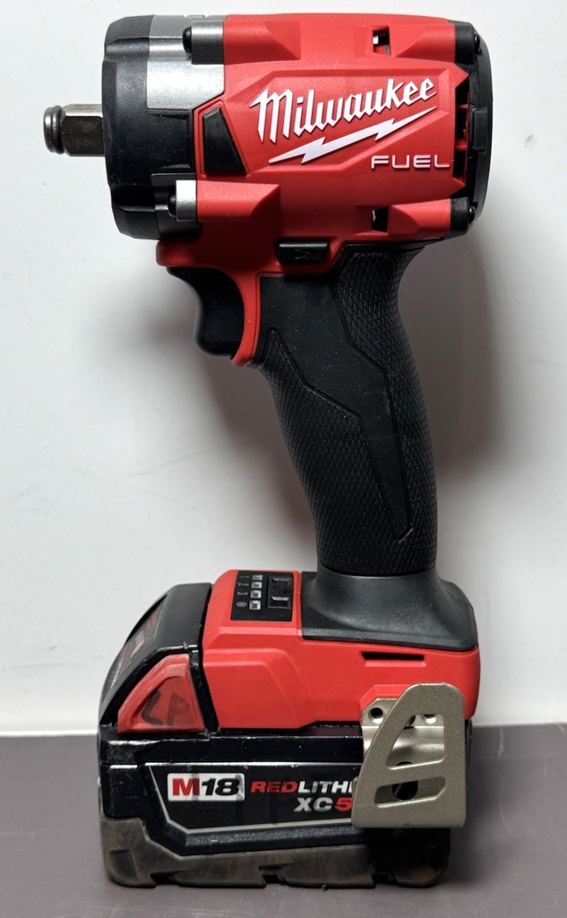Milwaukee 2855-20 1/2" Compact Impact Wrench with 5.0 Ah battery