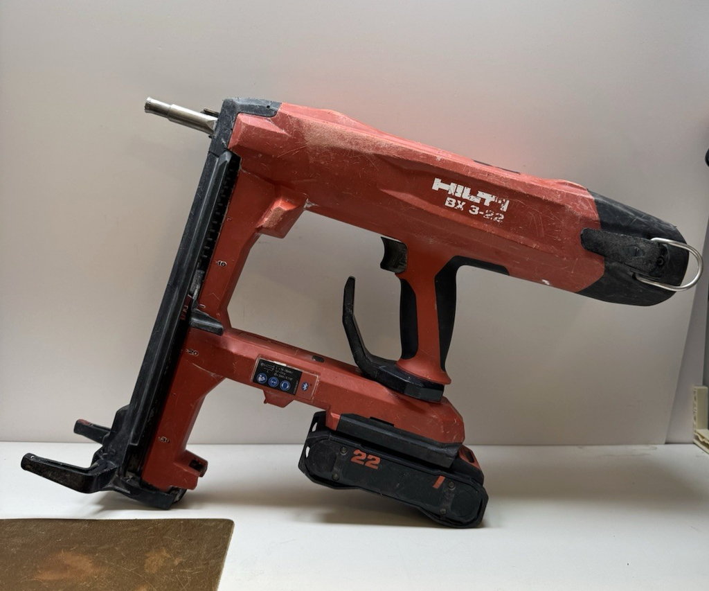 Hilti BX3-22 03 Nuron Framing Nail Gun with 3.95Ah Battery