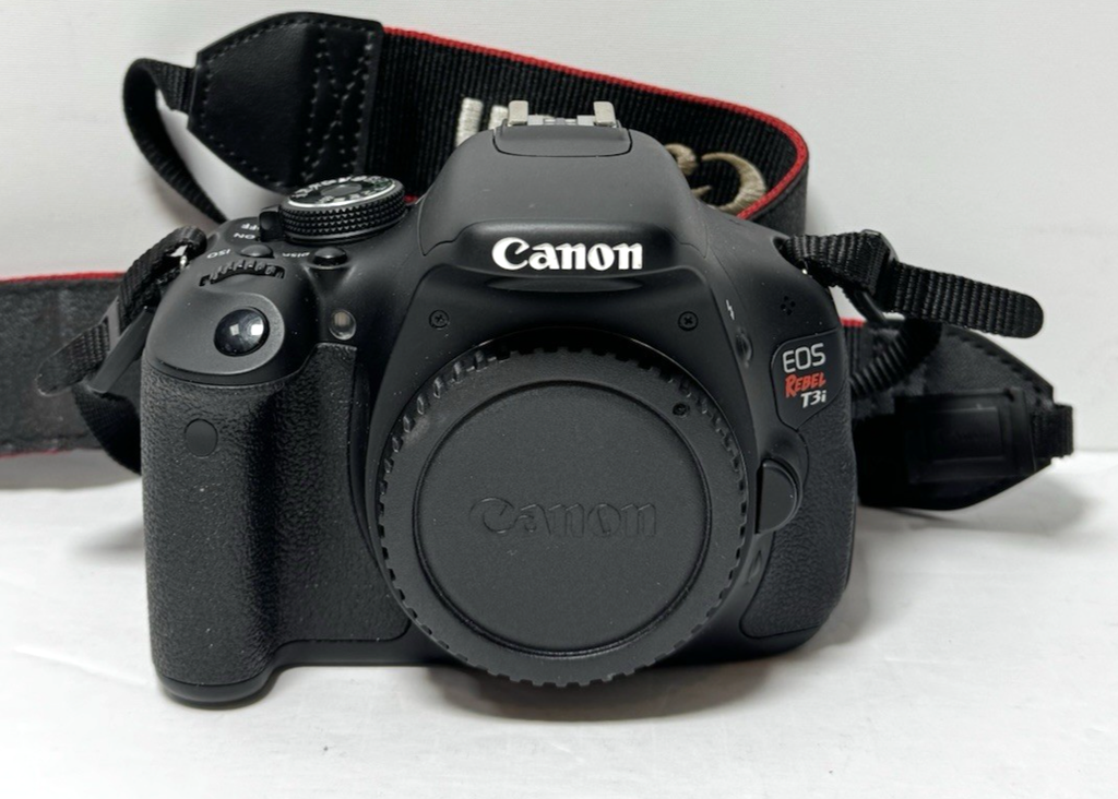 Canon EOS Rebel T3i Digital SLR 18 MP Camera - Body Only w/charger& battery