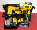 [I-1064] DEWALT 20v IMPACT DRIVER DCF809 with  Battery & Charger